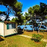 Arena Stoja Homes 4* Пула