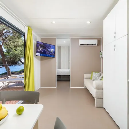 Arena Stoja Homes 4* プーラ