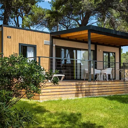 ホリデーパーク Arena Stoja Homes プーラ