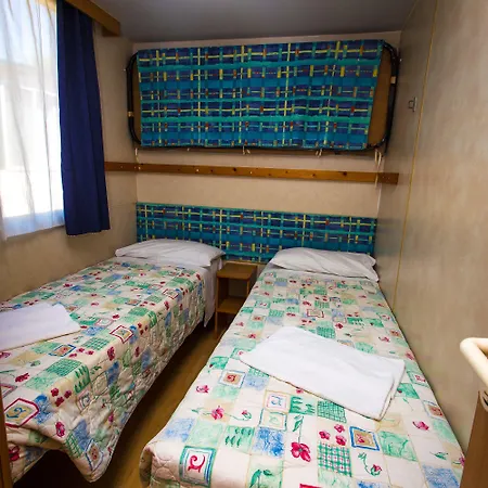 Arena Stoja Homes ホリデーパーク 4*