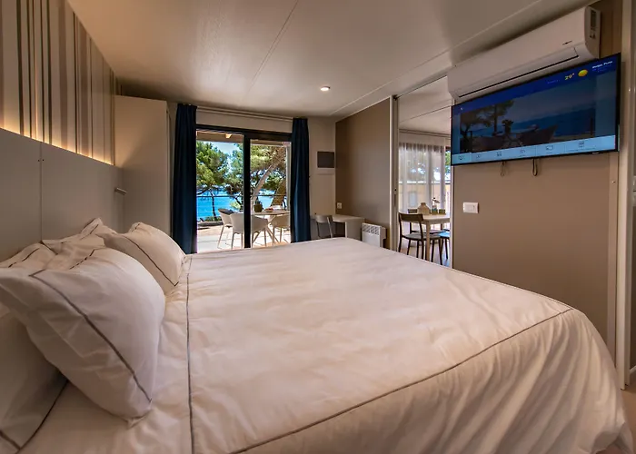 Arena Stoja Homes 4* Пула