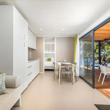 Arena Stoja Homes 4* Пула