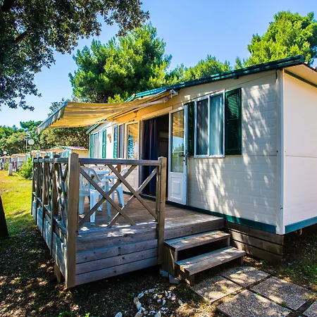 Arena Stoja Homes ホリデーパーク 4*