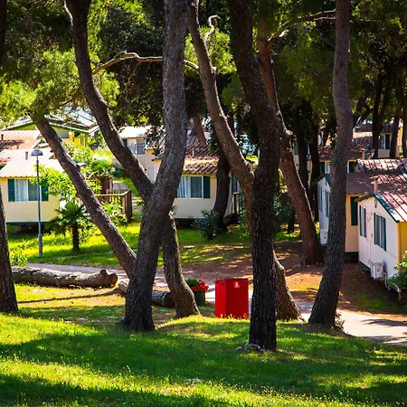 Arena Stoja Homes プーラ