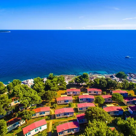 Arena Stoja Homes プーラ