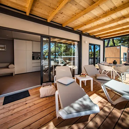 Arena Stoja Homes Ferienpark 4*