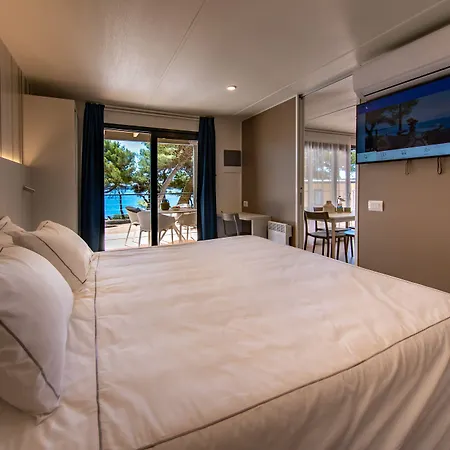 Arena Stoja Homes 4* プーラ