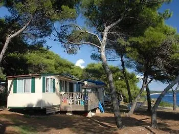 ホリデーパーク Arena Stoja Homes プーラ
